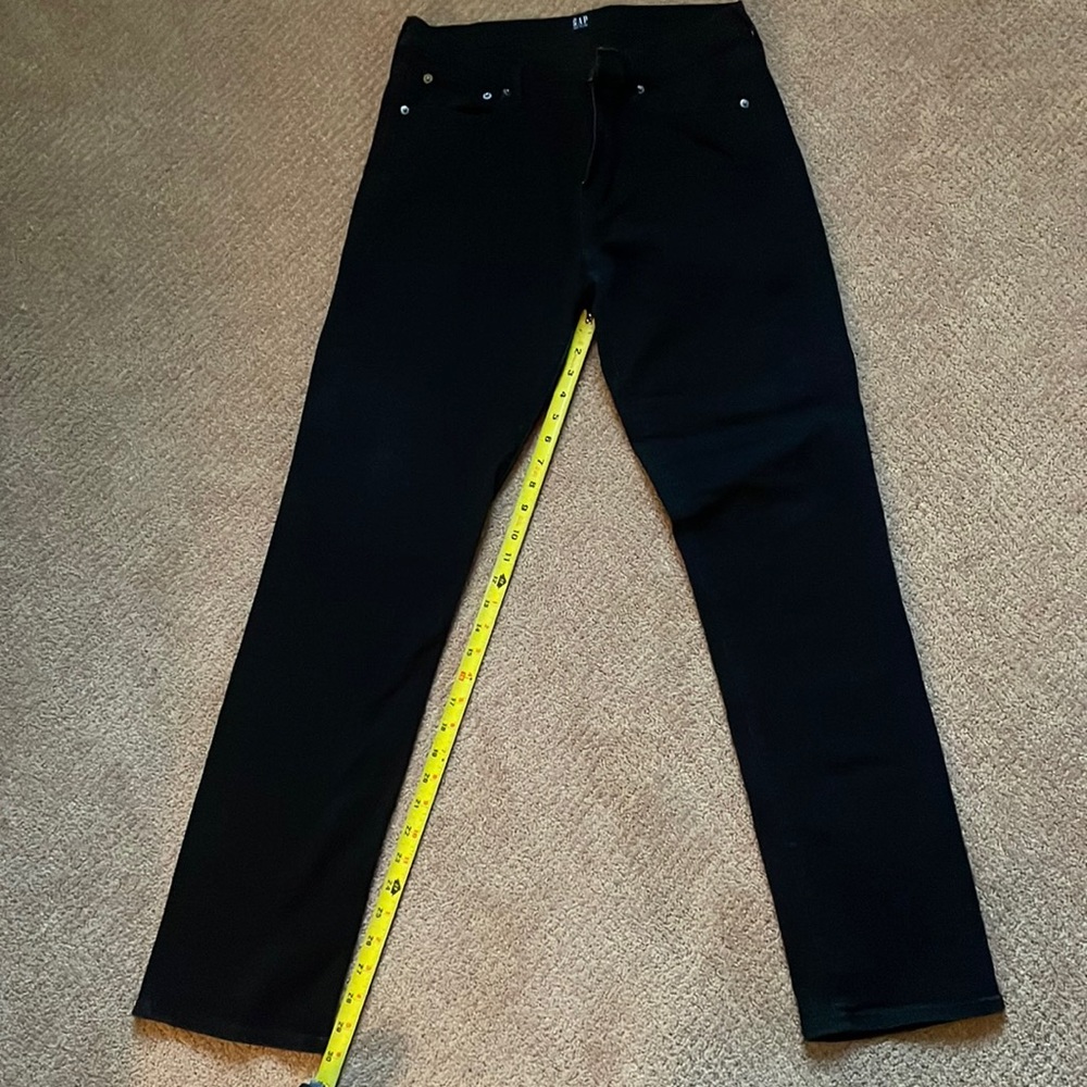 Gently worn Gap 1969 black denim classic straight leg jeans  size 32L / size 14